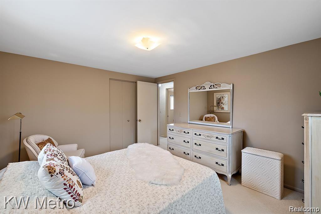 18950 SKYLINE Street