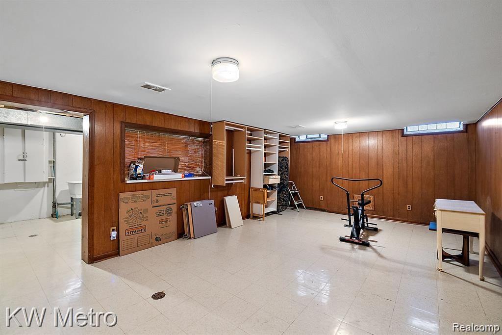 18950 SKYLINE Street