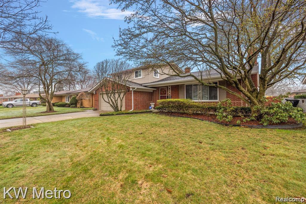 18950 SKYLINE Street