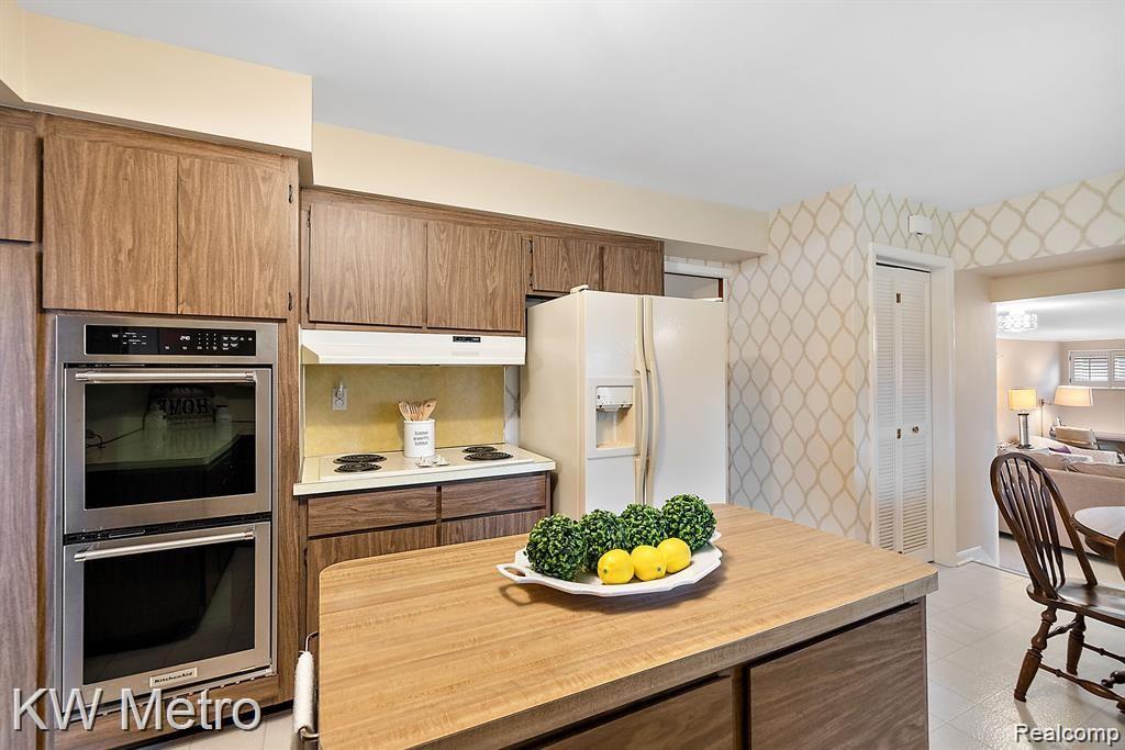 18950 SKYLINE Street