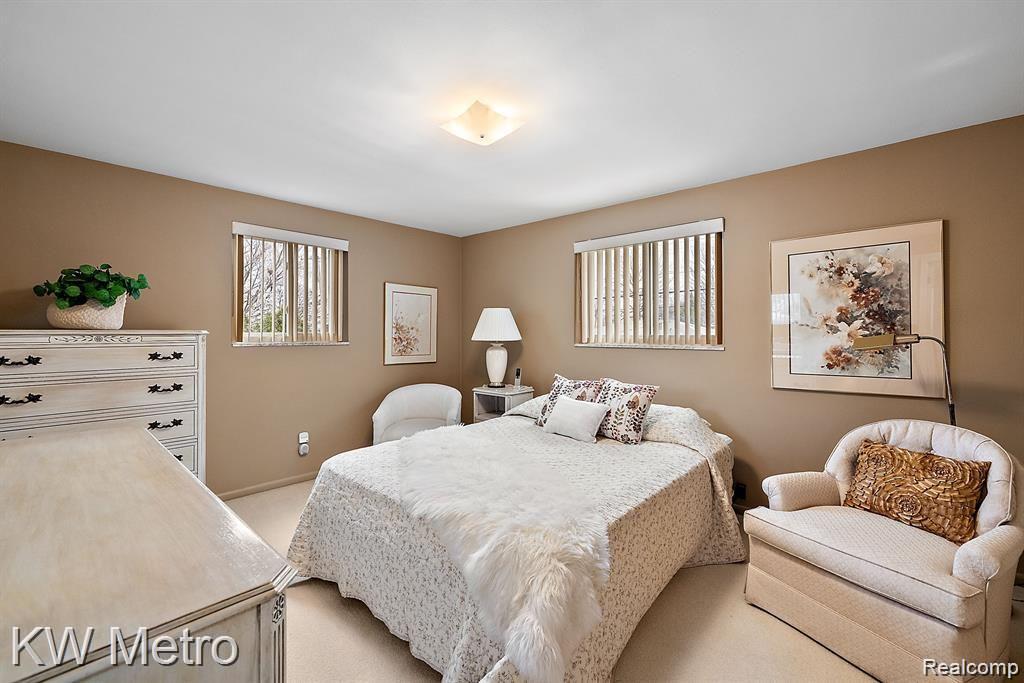 18950 SKYLINE Street