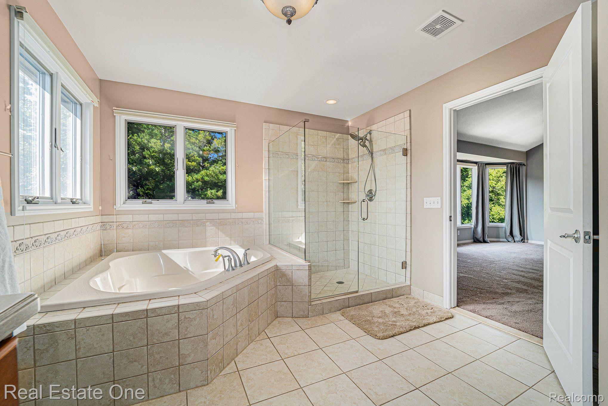 1220 ROTHWELL Drive