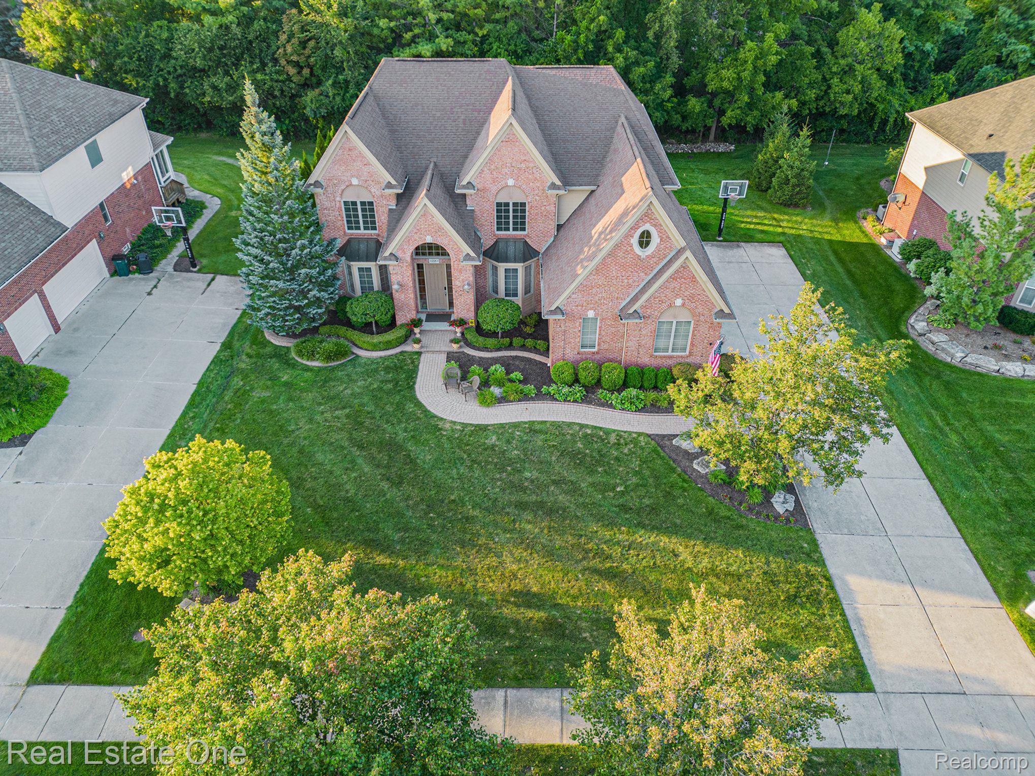 1220 ROTHWELL Drive