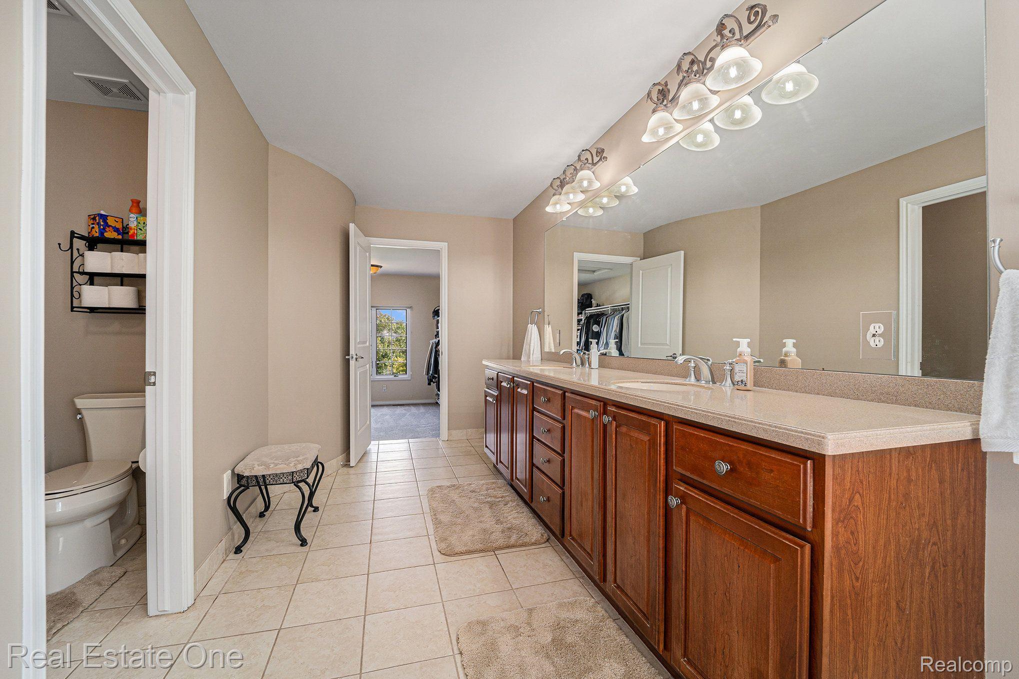 1220 ROTHWELL Drive