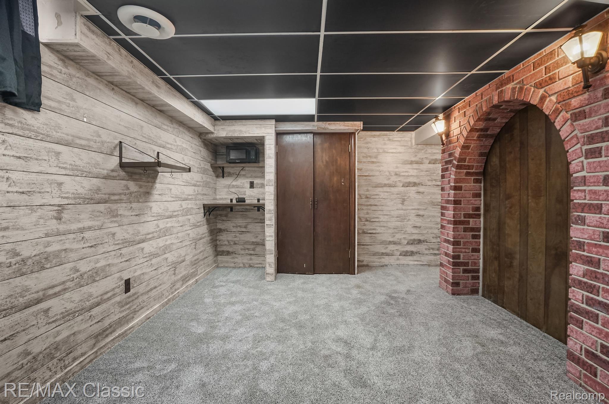 19580 CRYSTAL LAKE Drive