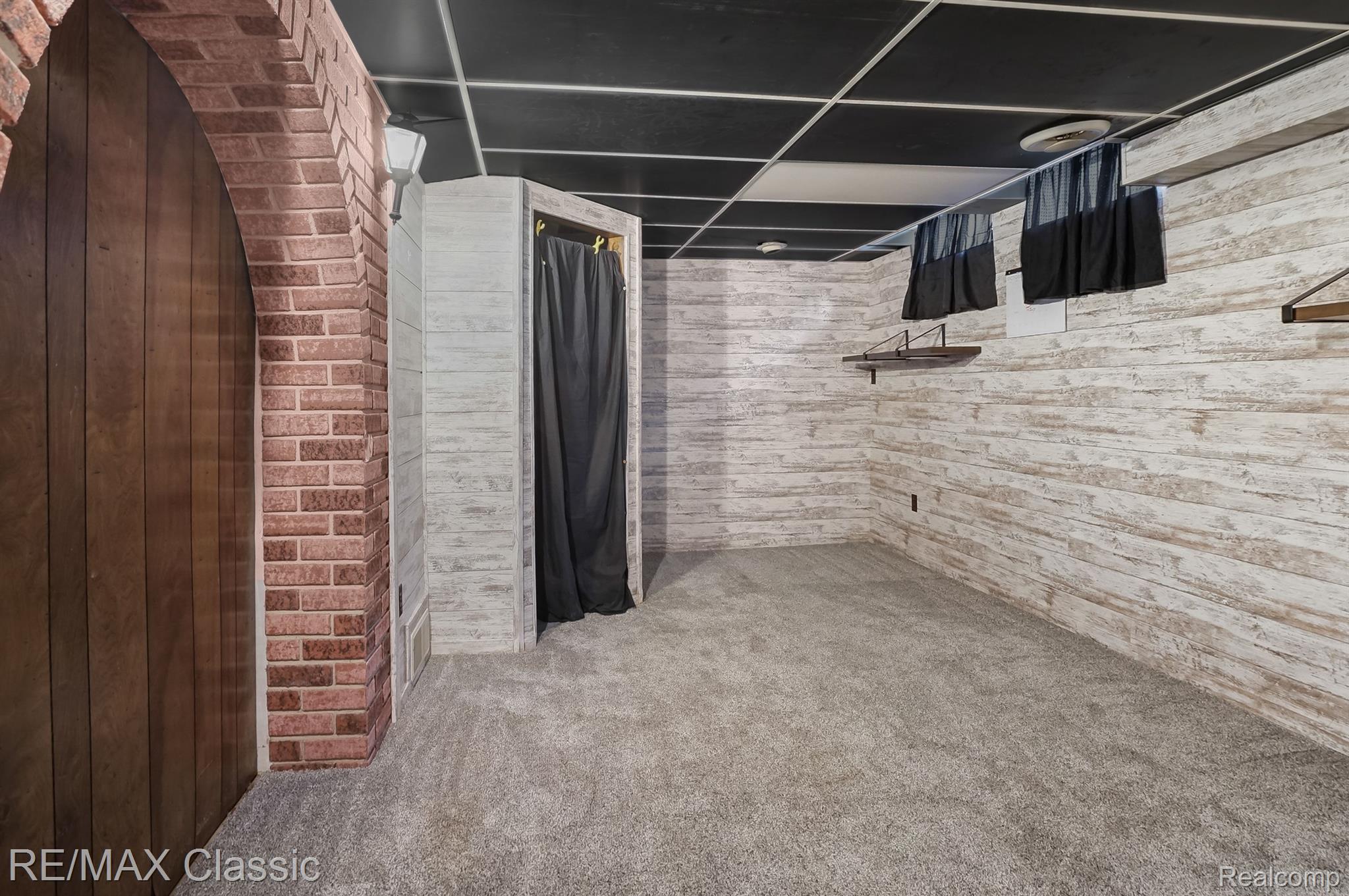 19580 CRYSTAL LAKE Drive