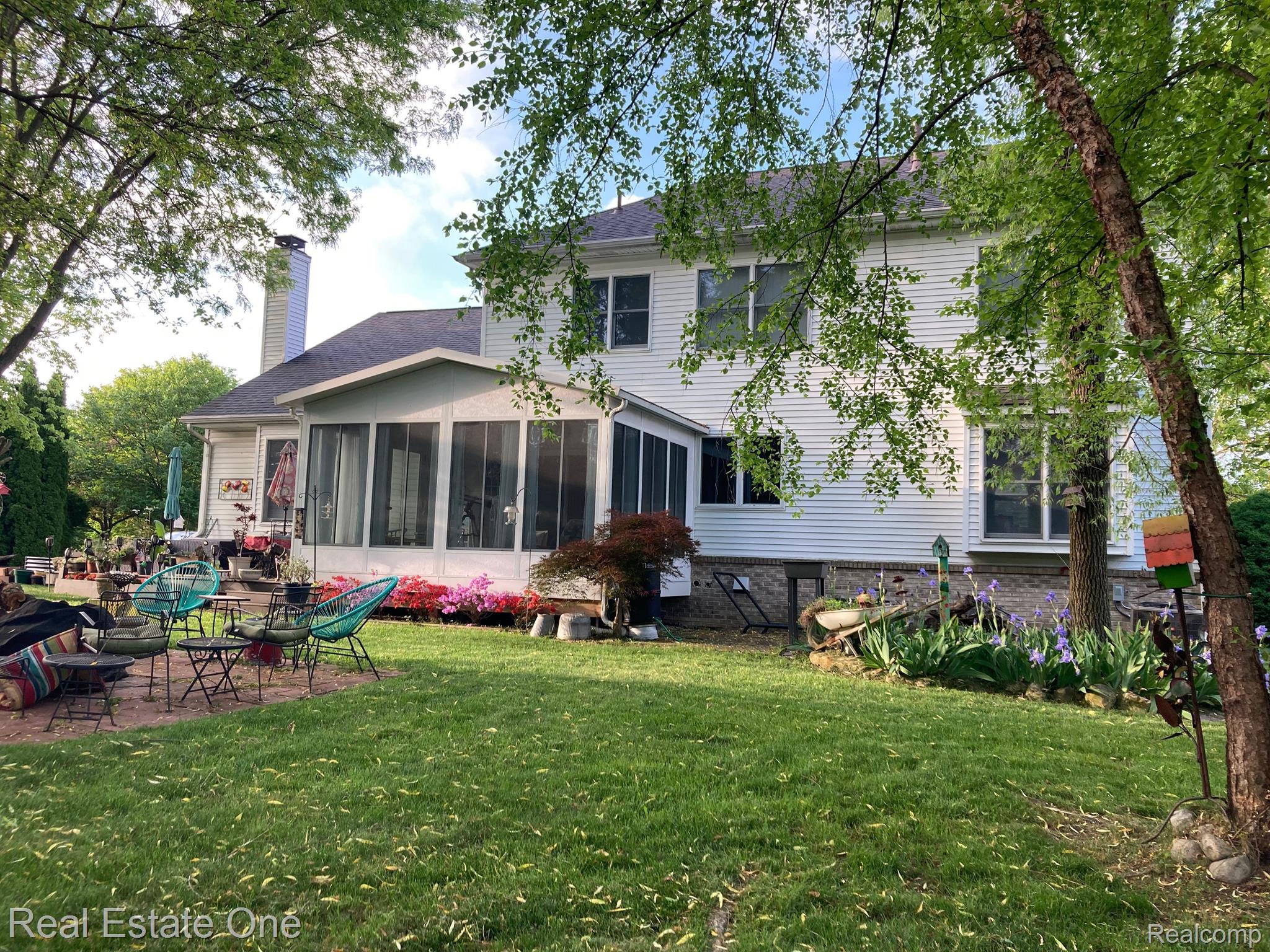 2110 Applebrook Drive