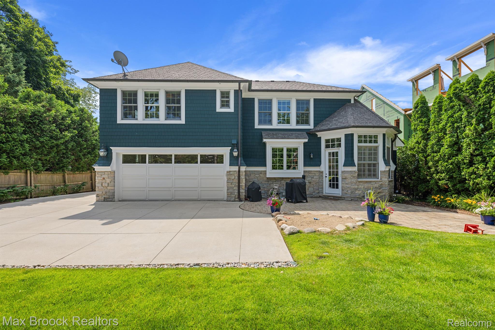 620 Lakeside Drive