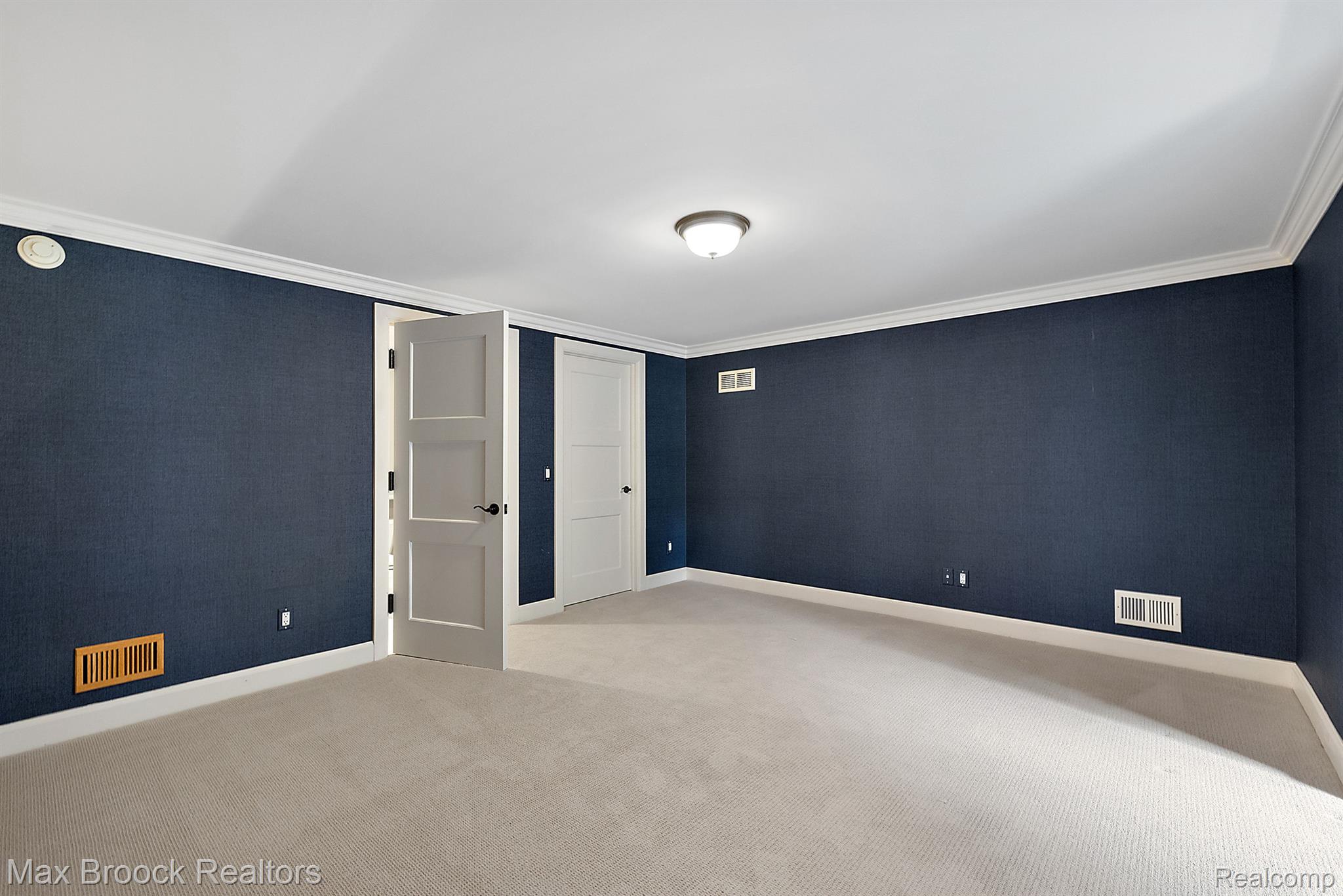 620 Lakeside Drive