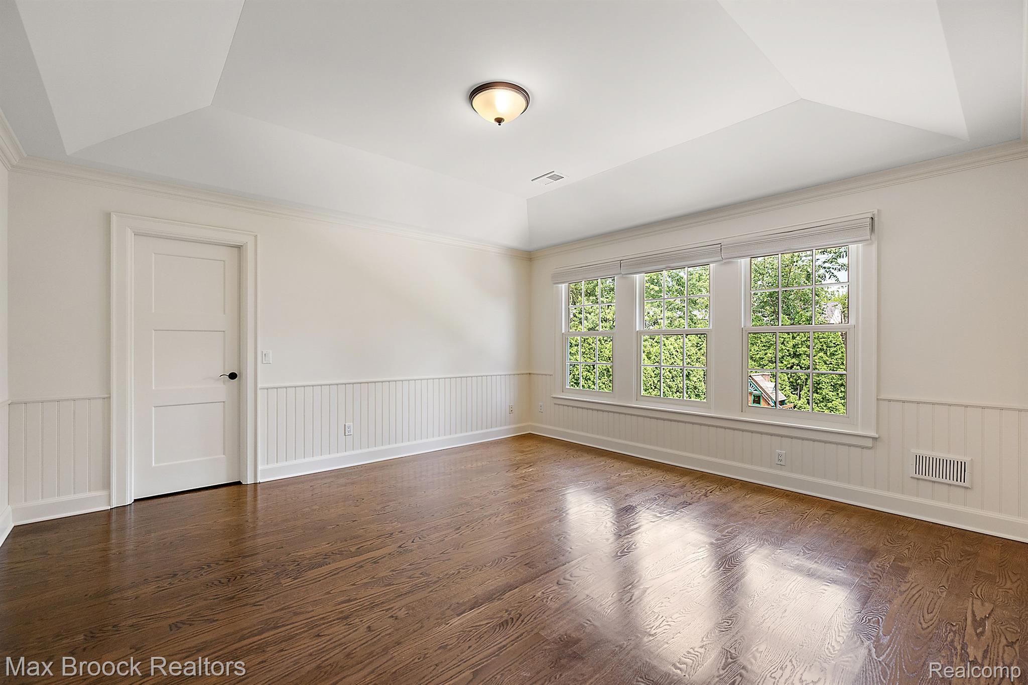 620 Lakeside Drive