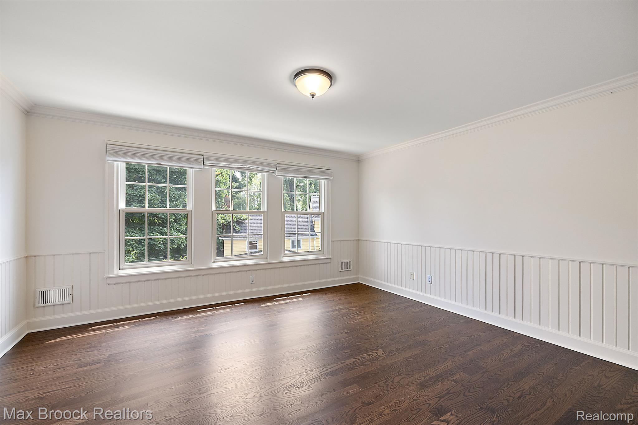 620 Lakeside Drive
