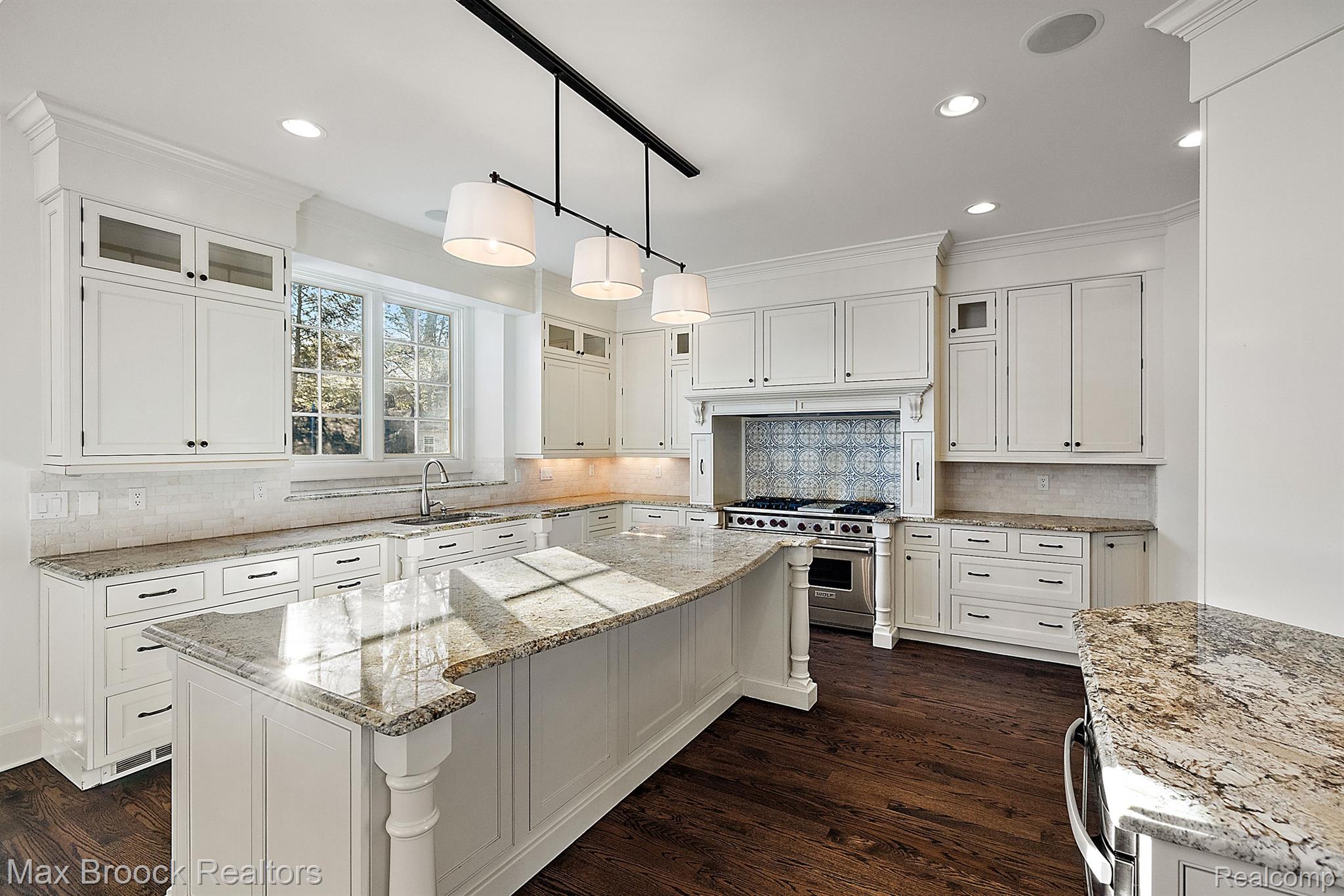 620 Lakeside Drive