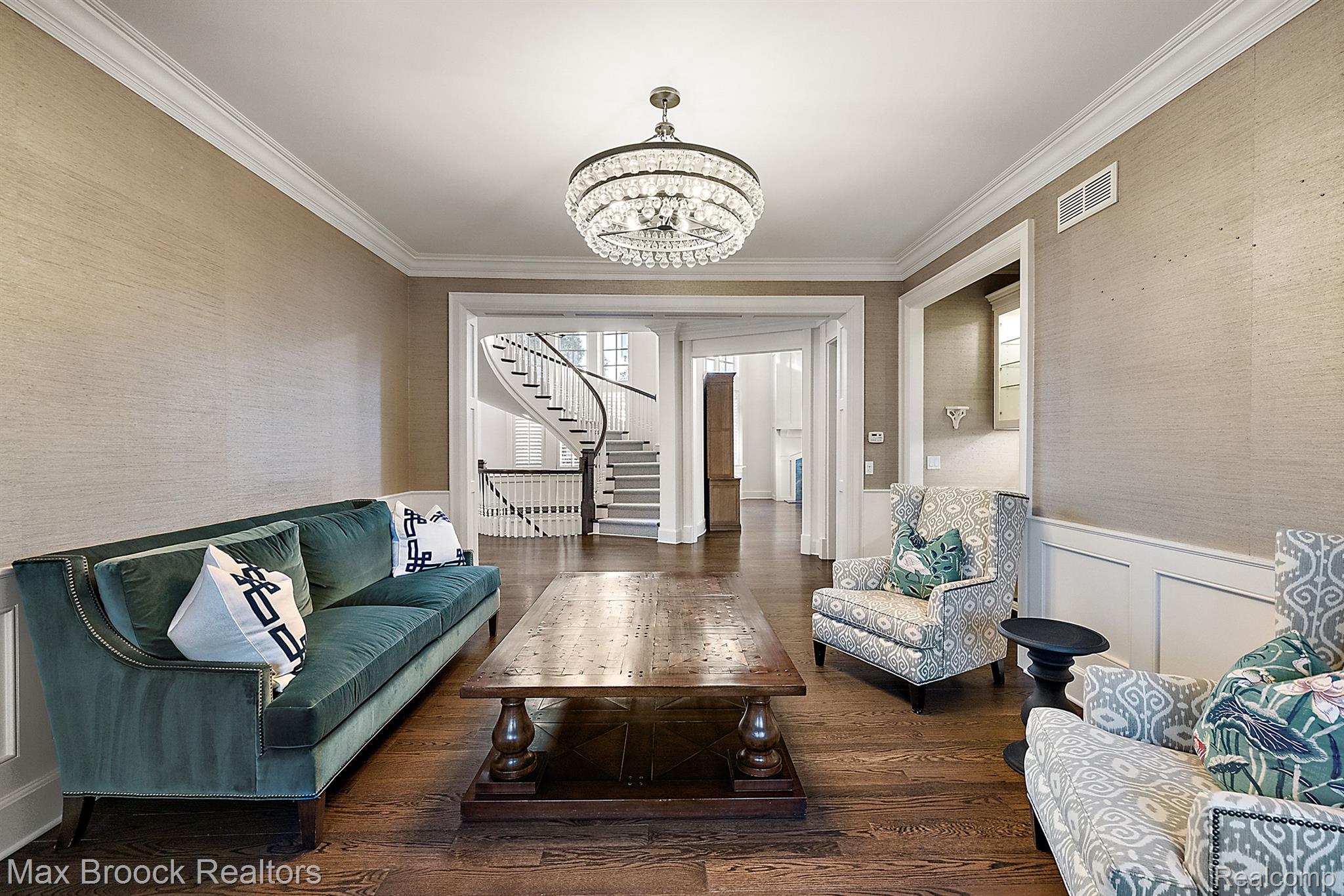 620 Lakeside Drive