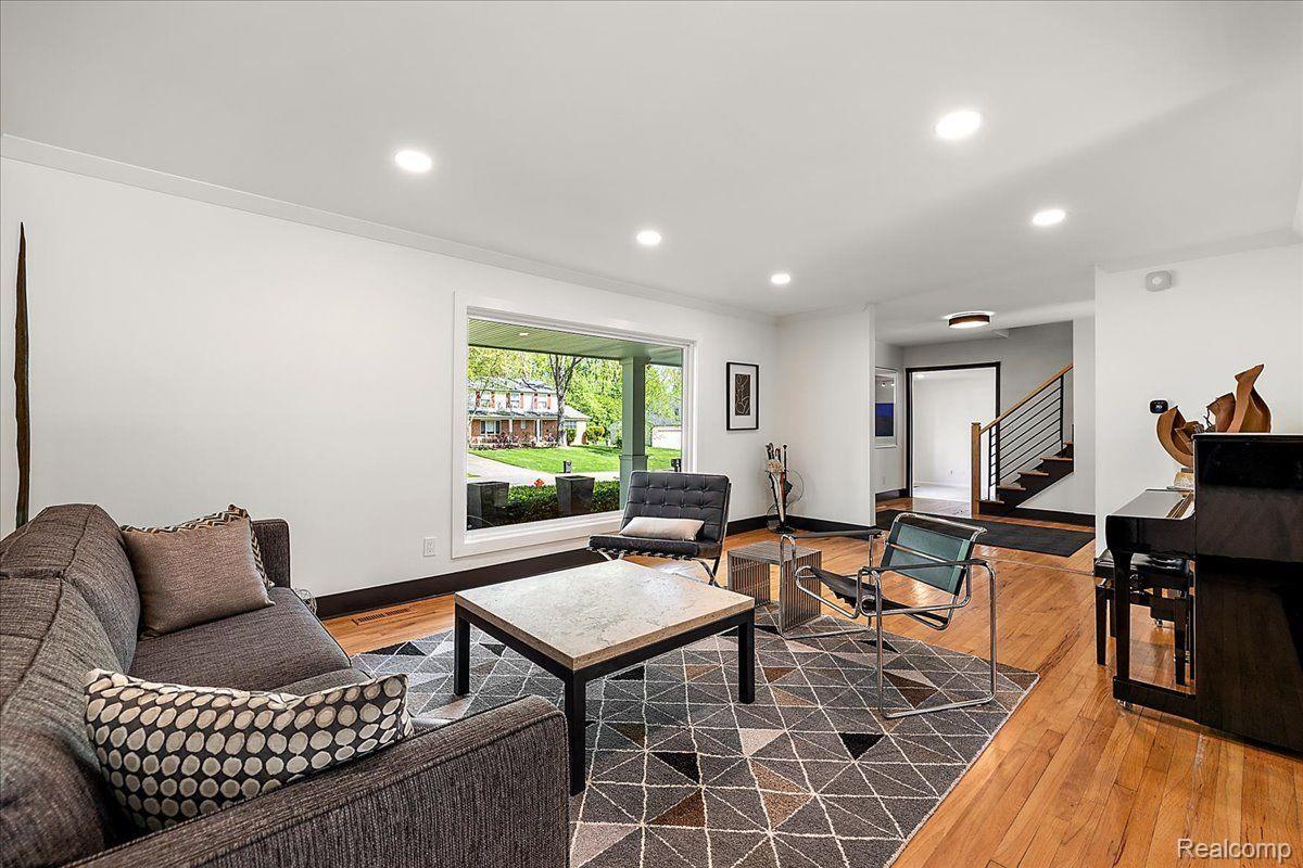 7174 Glengrove Drive