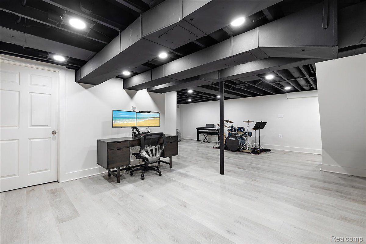 7174 Glengrove Drive