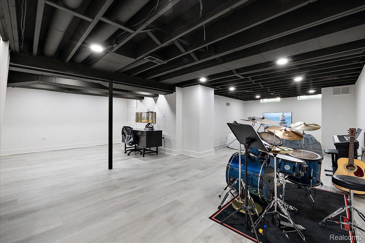 7174 Glengrove Drive