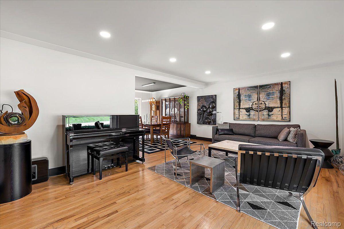 7174 Glengrove Drive