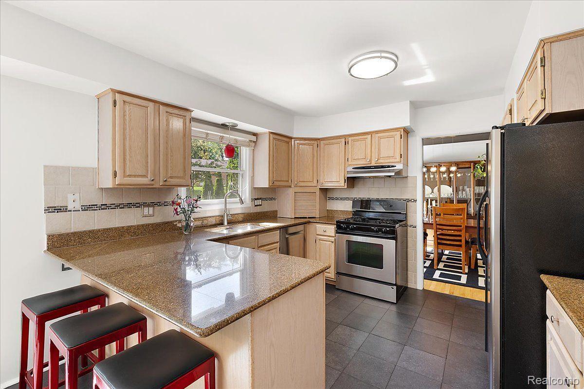 7174 Glengrove Drive