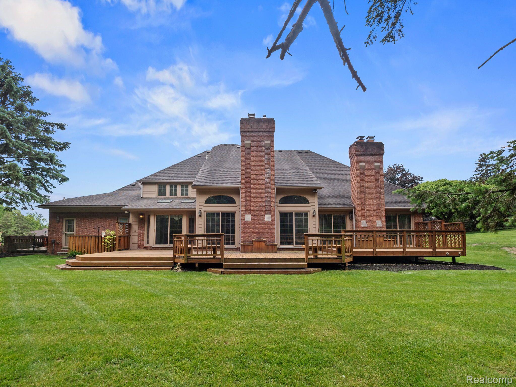 4932 SUSANS Way