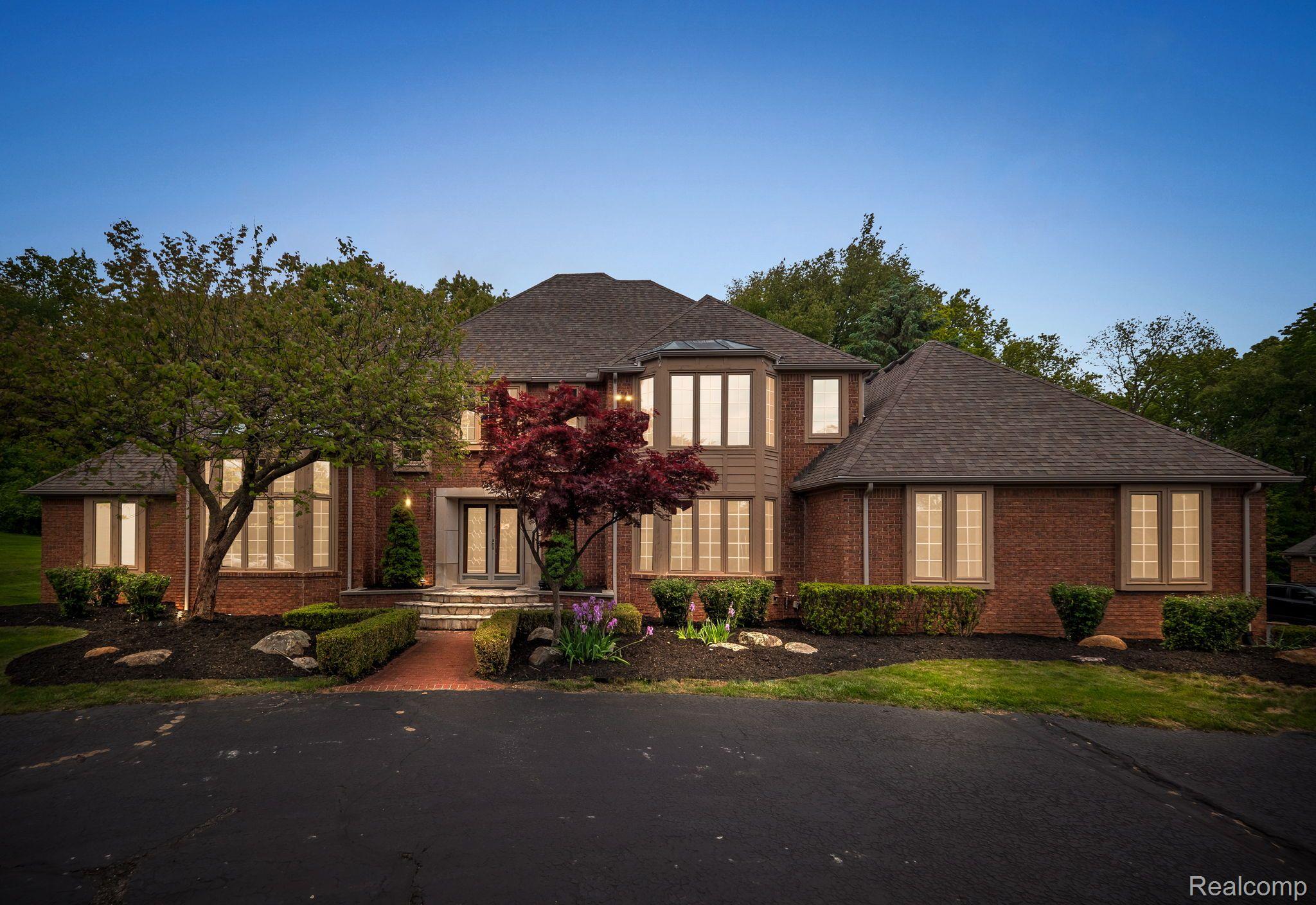 4932 SUSANS Way
