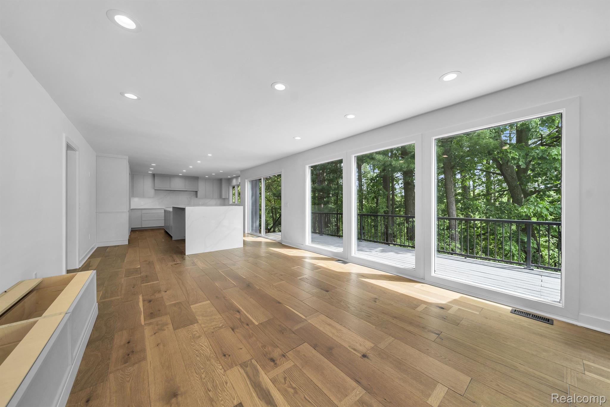 1915 PINE RIDGE Lane