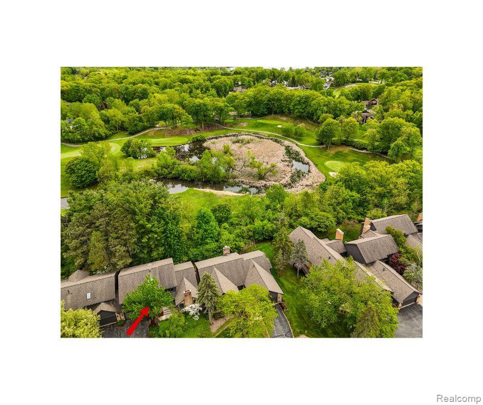 1915 PINE RIDGE Lane