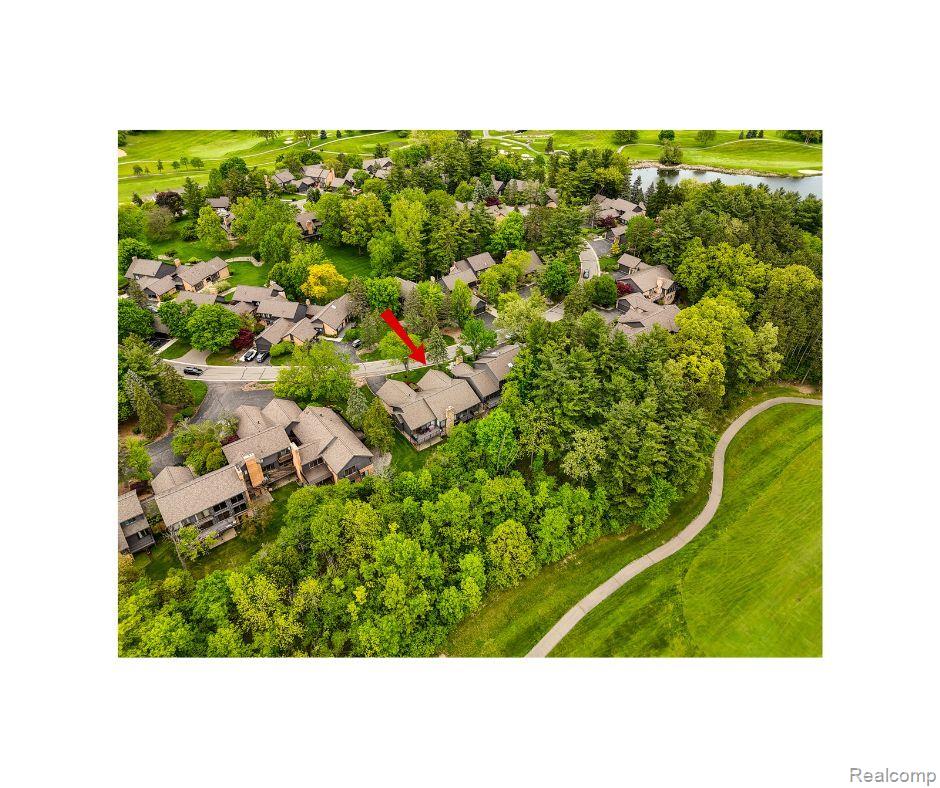 1915 PINE RIDGE Lane