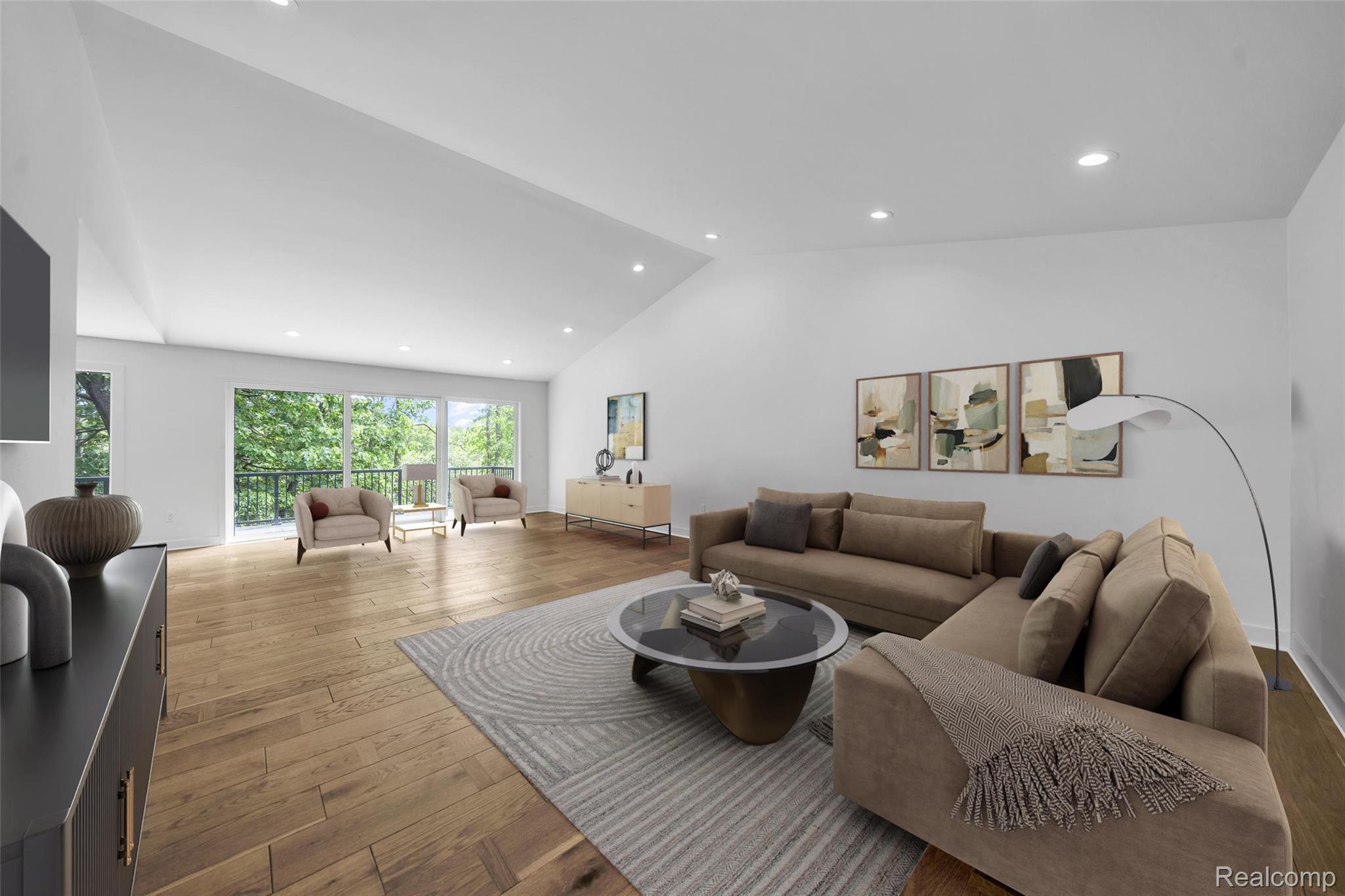 1915 PINE RIDGE Lane