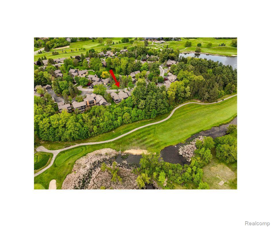 1915 PINE RIDGE Lane