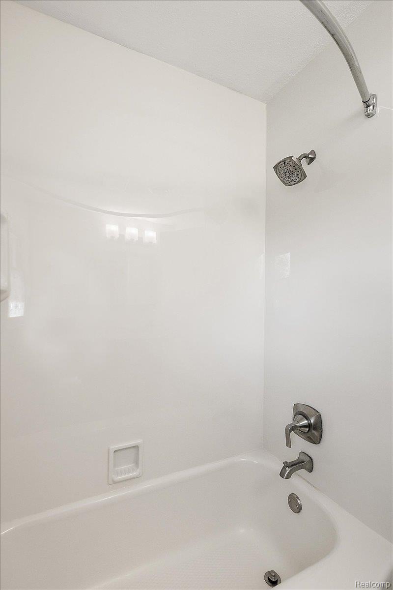 16276 Amherst Avenue S