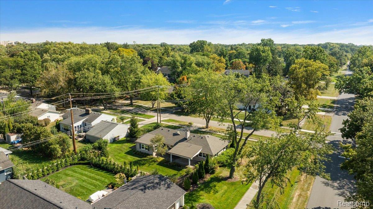 16276 Amherst Avenue S