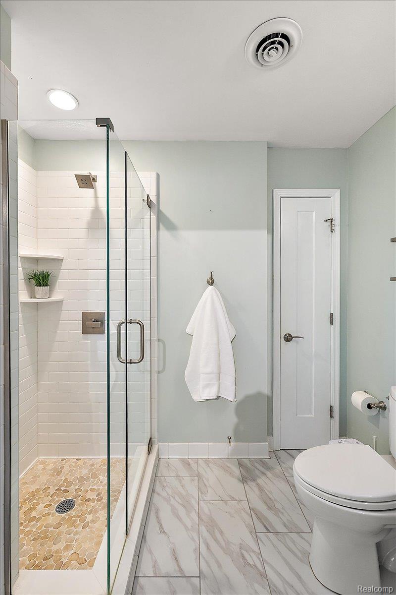 16276 Amherst Avenue S