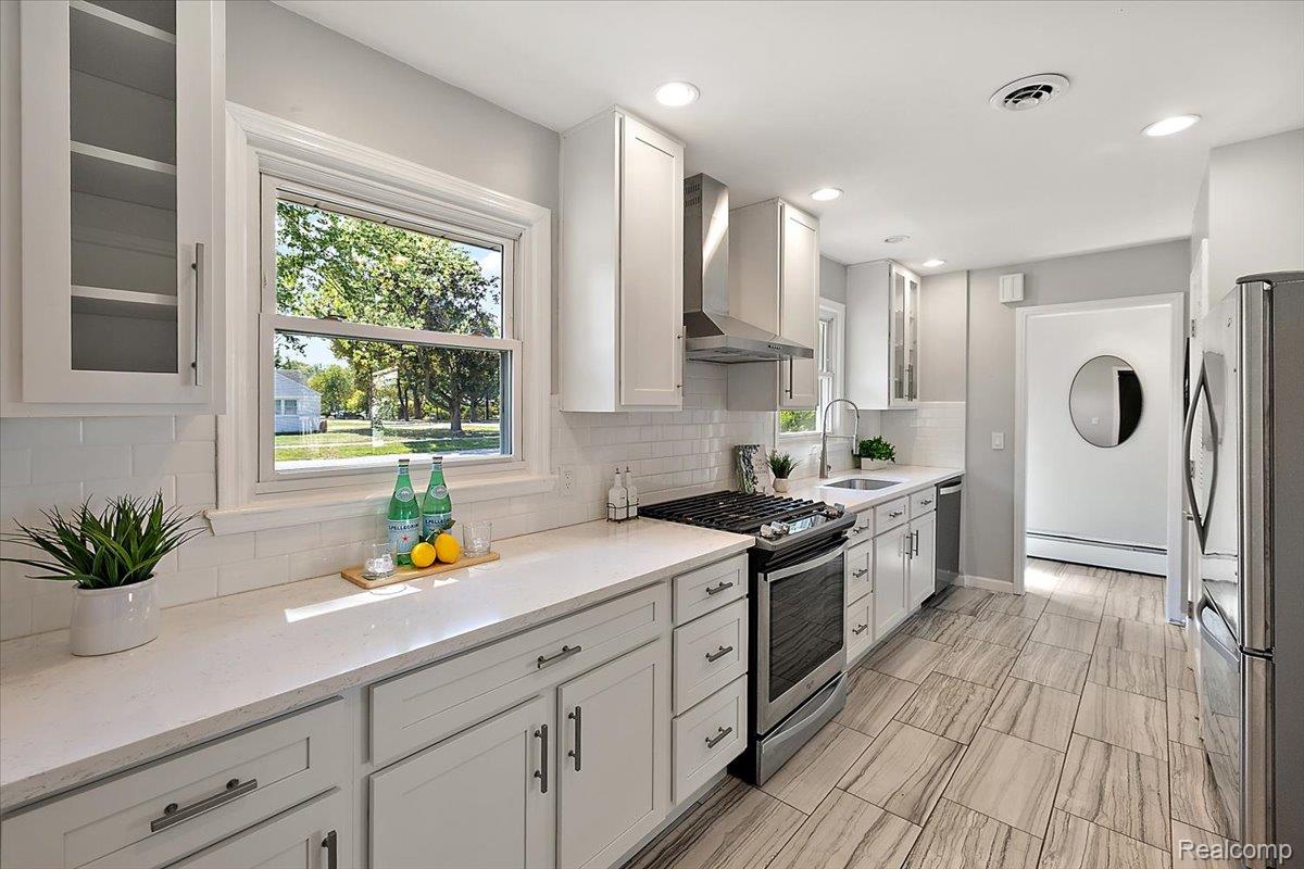 16276 Amherst Avenue S