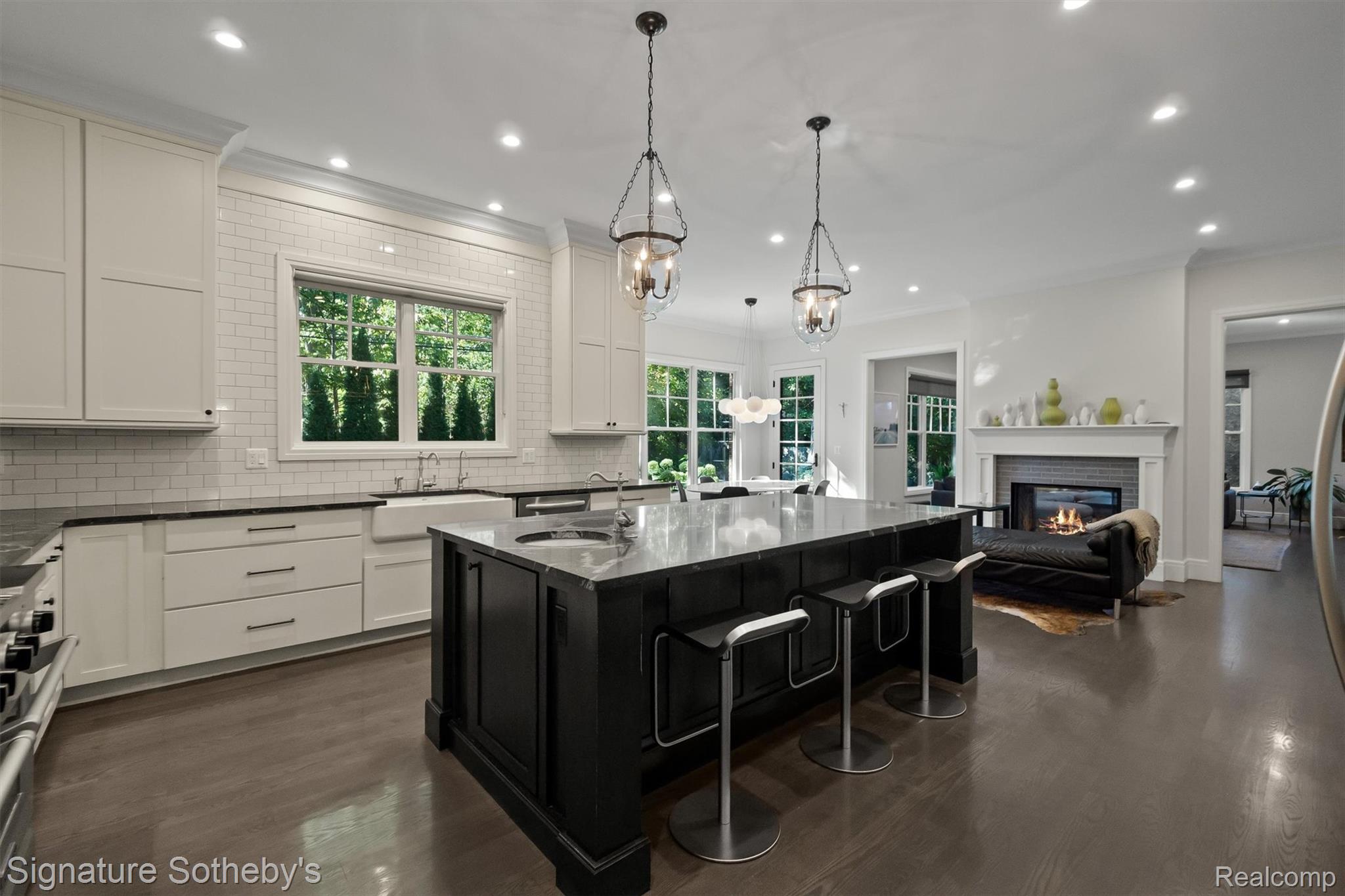 654 SHEPARDBUSH Street