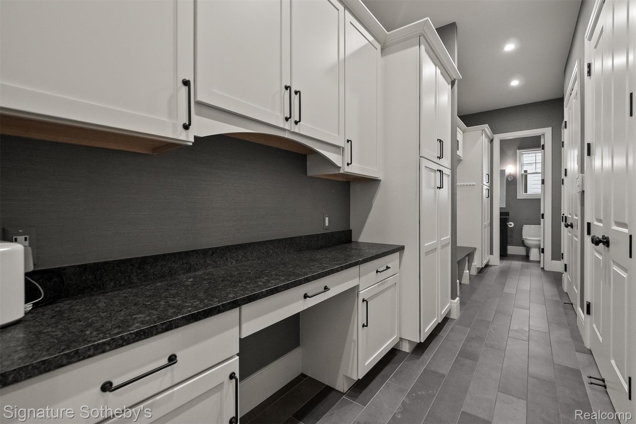 654 SHEPARDBUSH Street