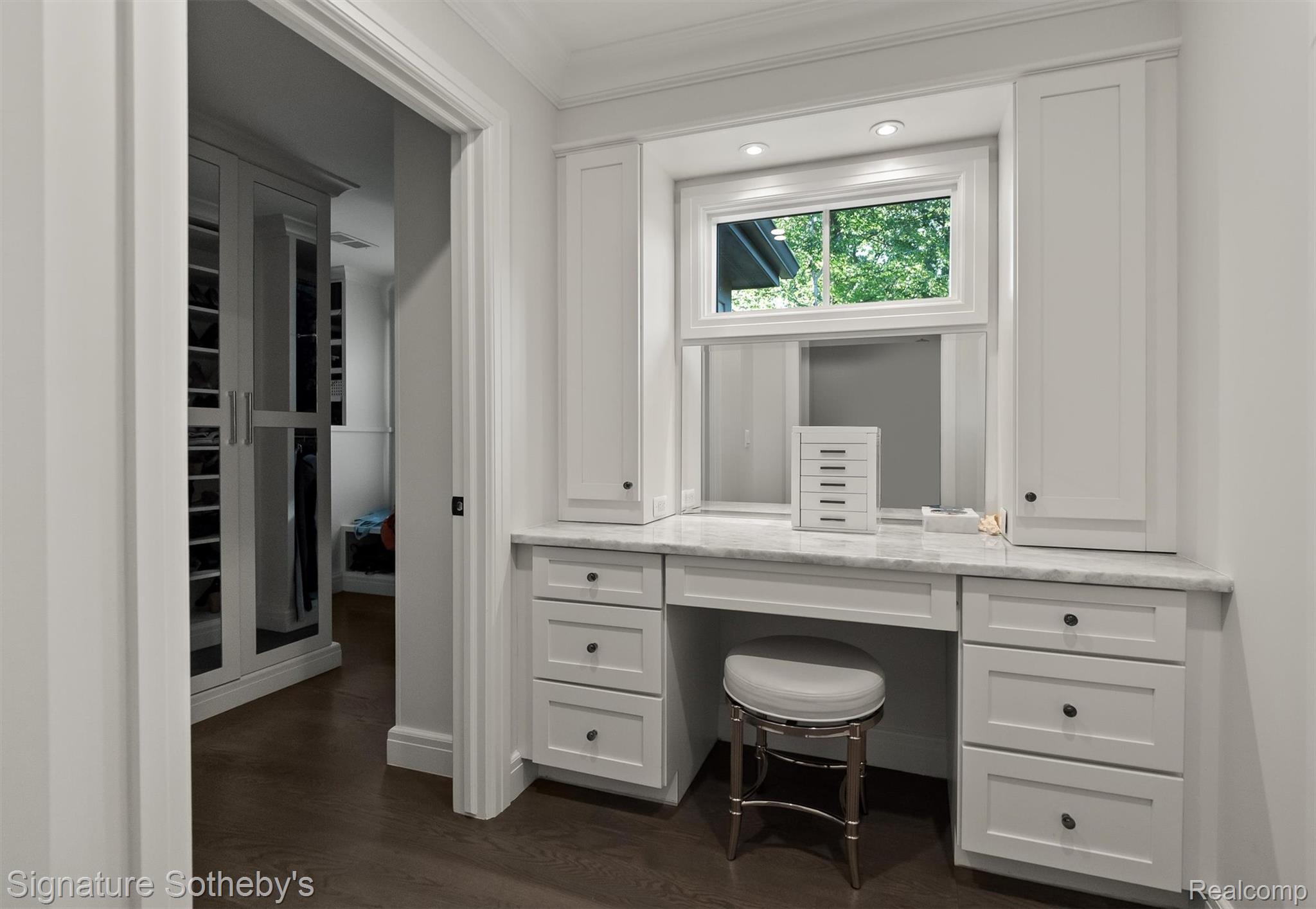 654 SHEPARDBUSH Street