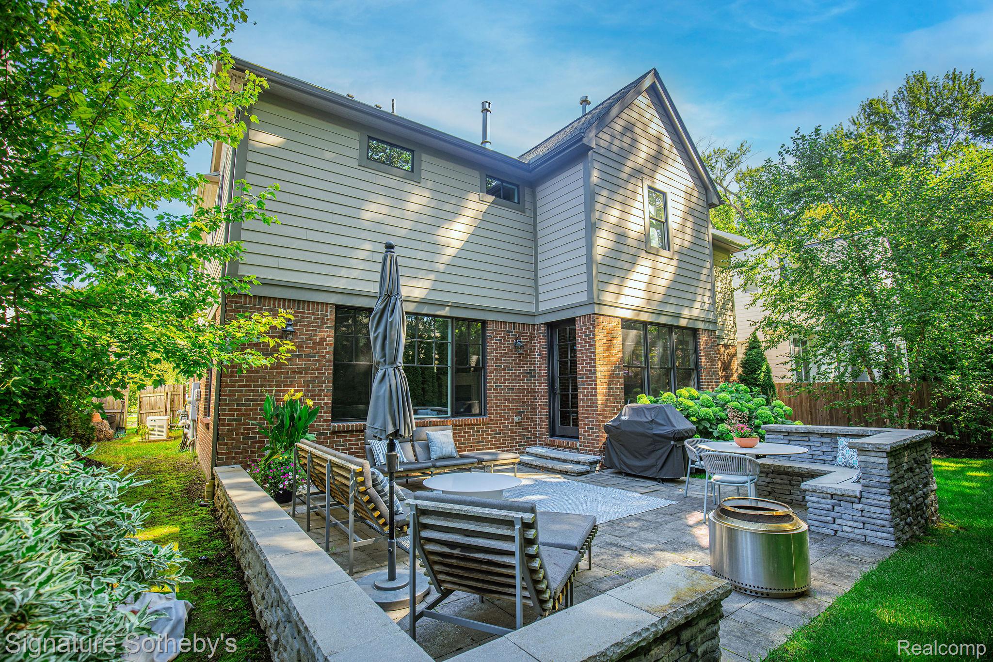 654 SHEPARDBUSH Street