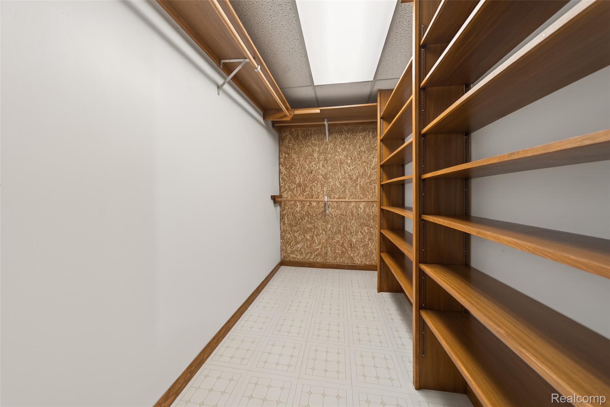 47140 Hunters Chase Drive