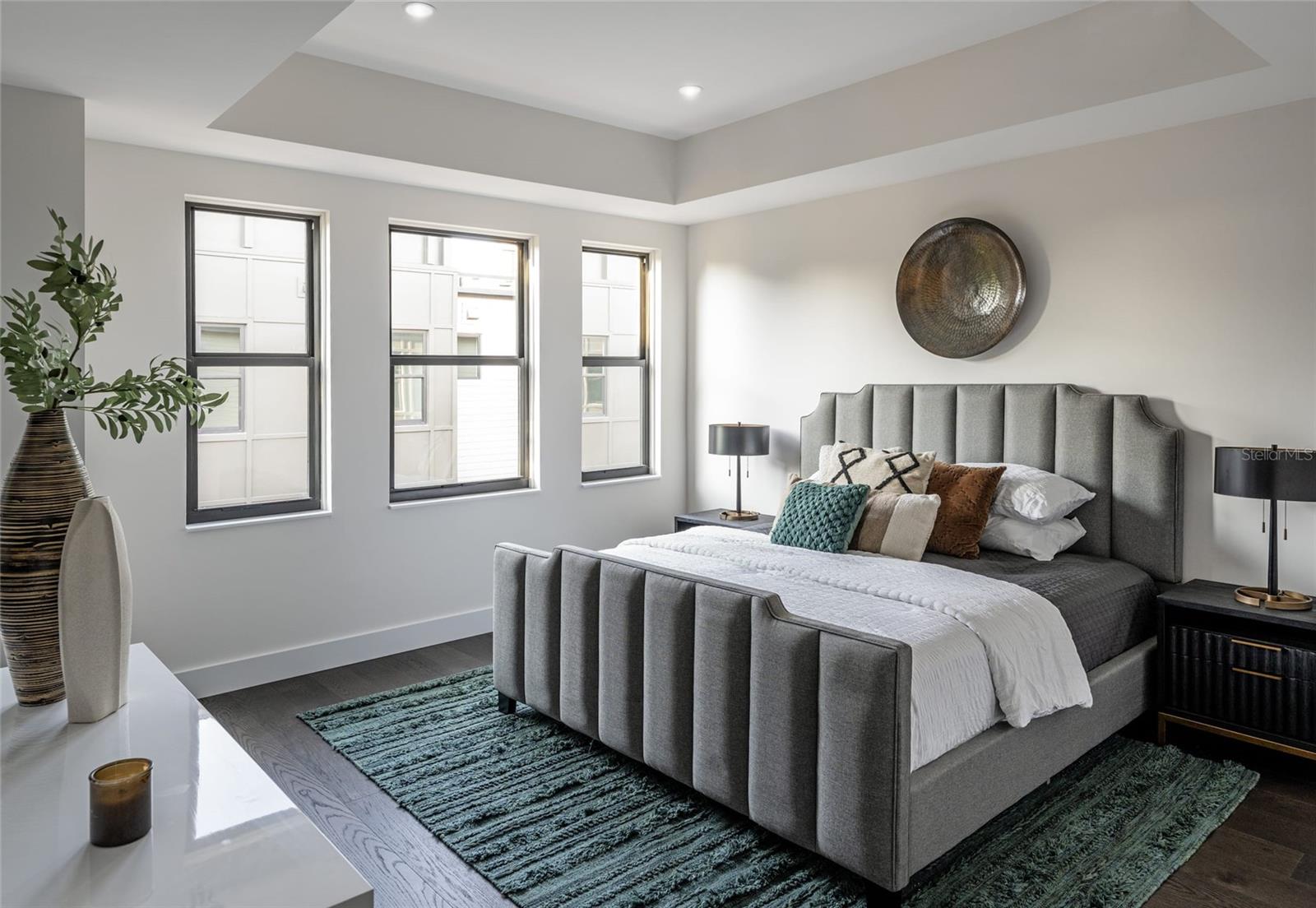 409 E OAK AVENUE Unit: 7