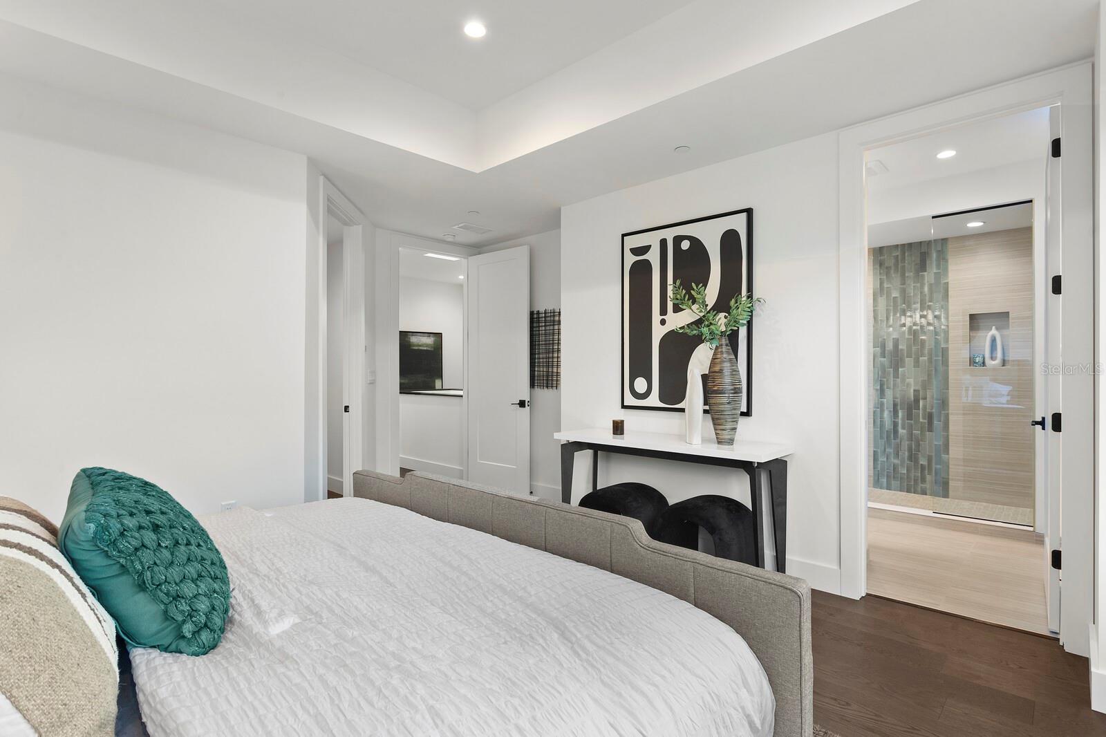 409 E OAK AVENUE Unit: 7
