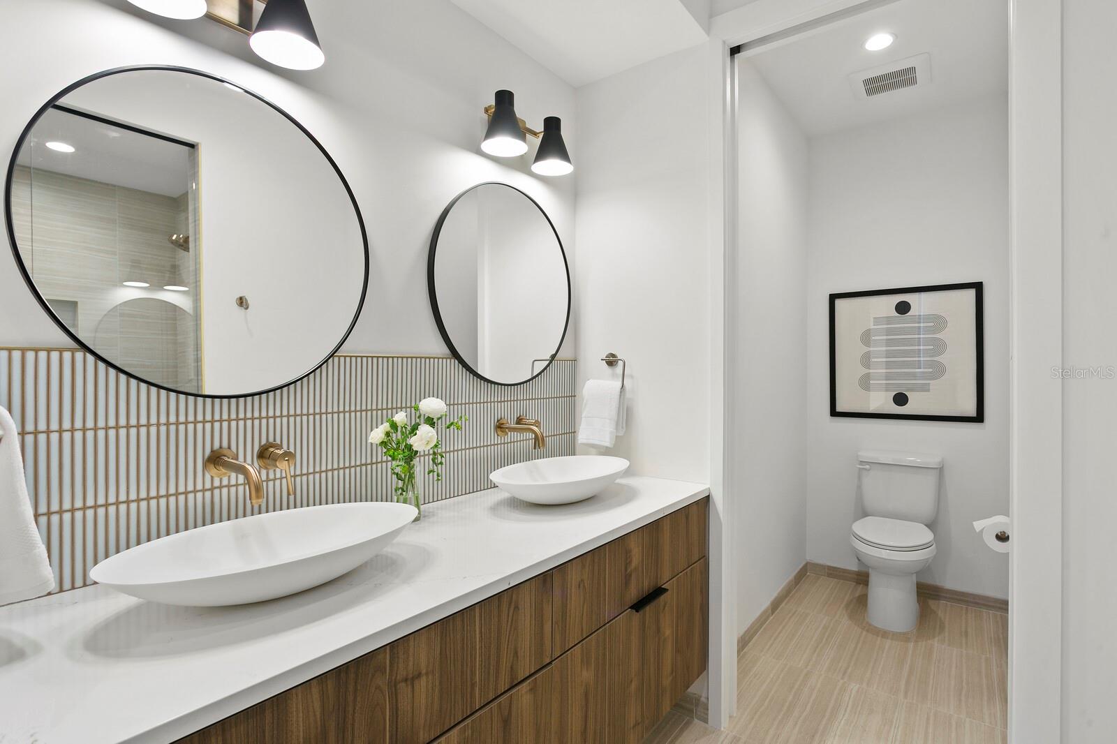 409 E OAK AVENUE Unit: 7