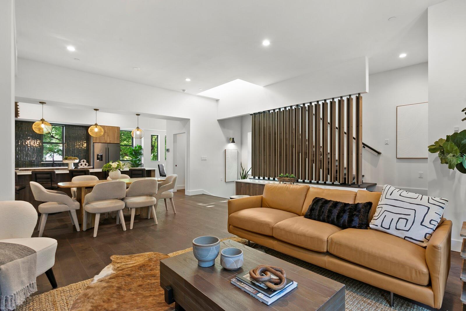 409 E OAK AVENUE Unit: 7