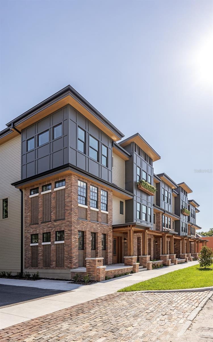 409 E OAK AVENUE Unit: 7