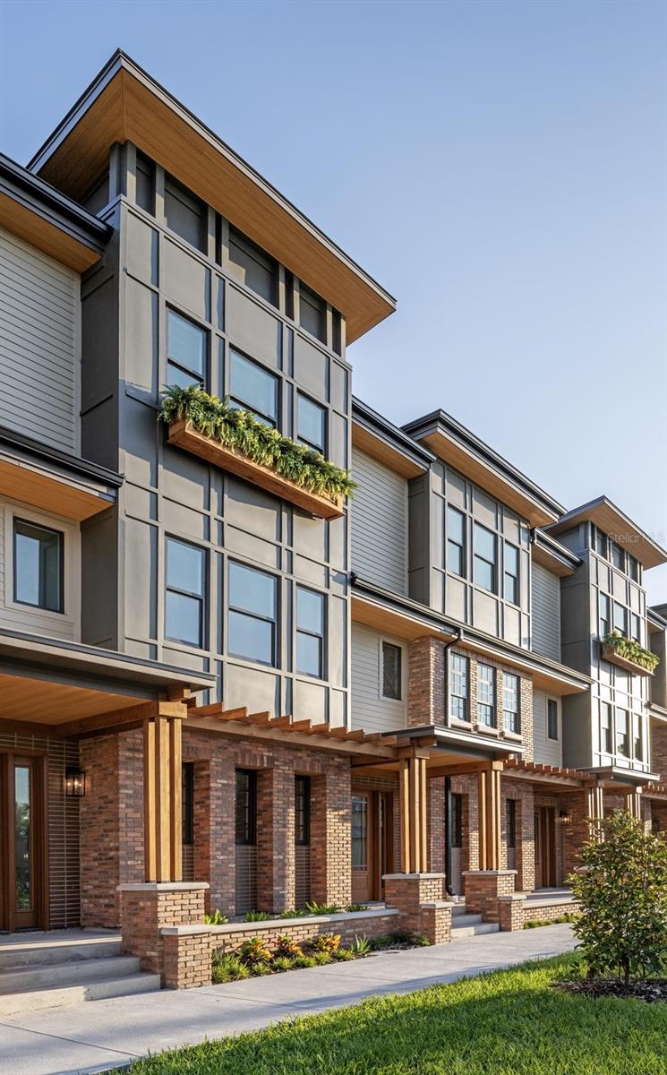 409 E OAK AVENUE Unit: 7