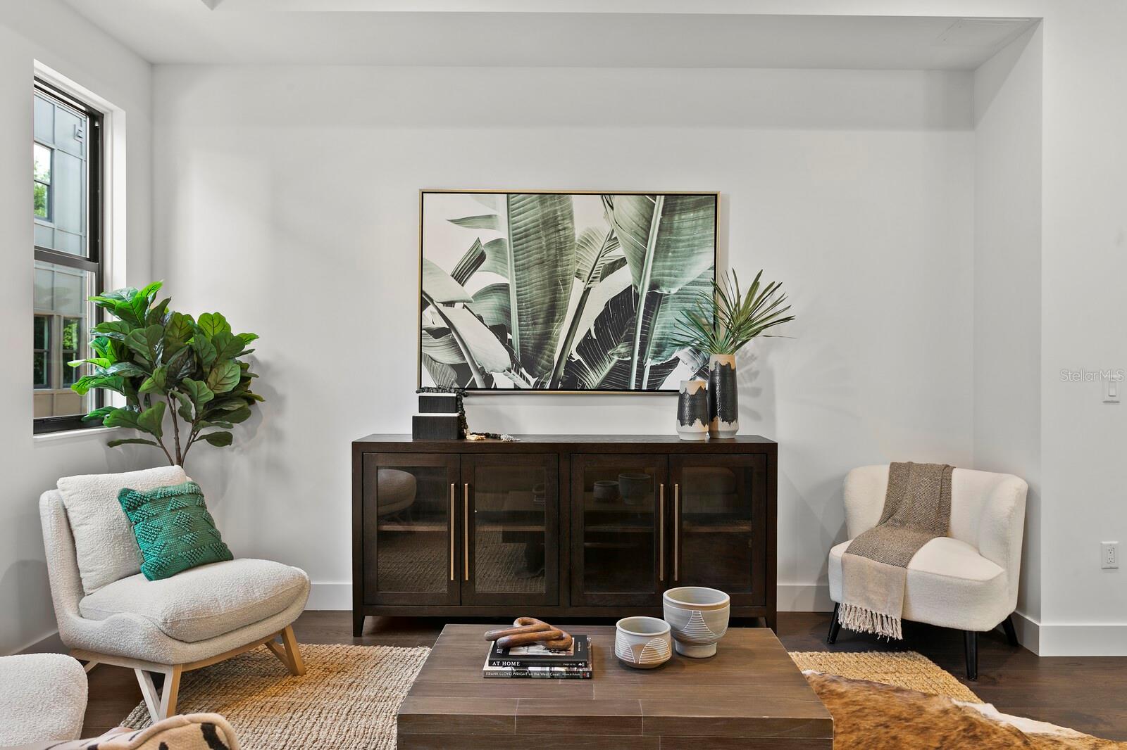 409 E OAK AVENUE Unit: 7