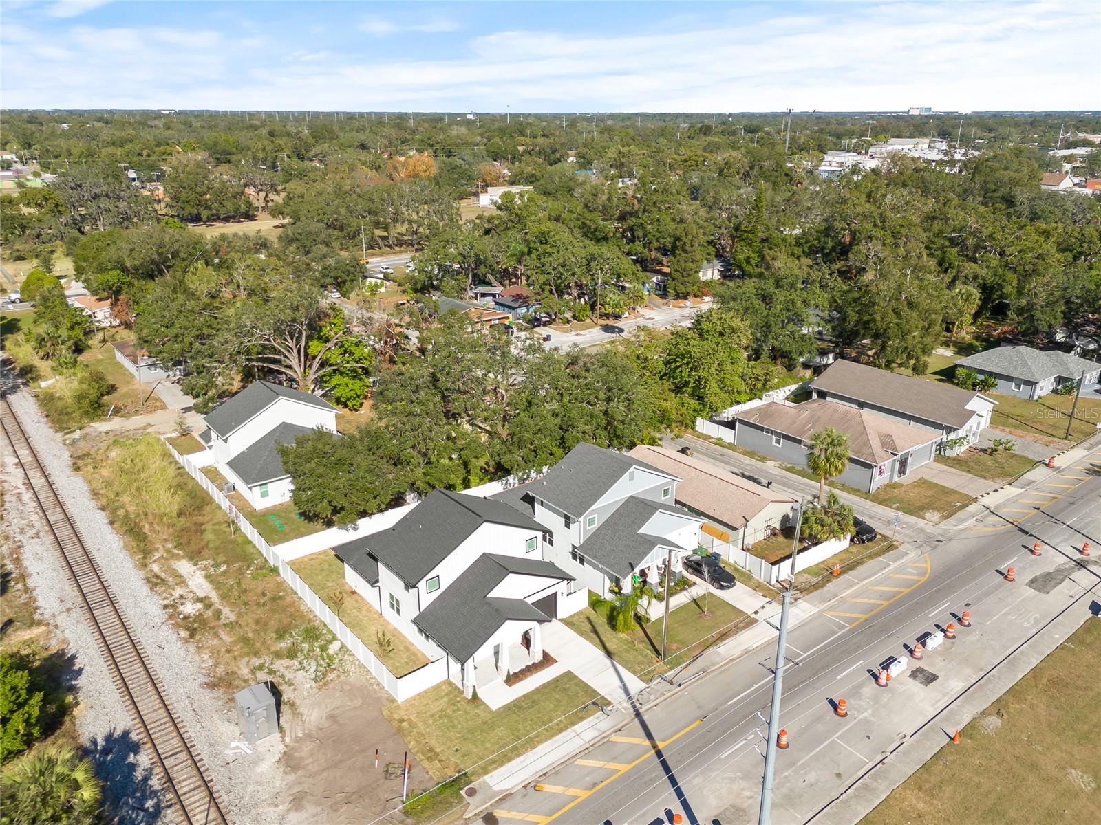 3006 E COLUMBUS DR