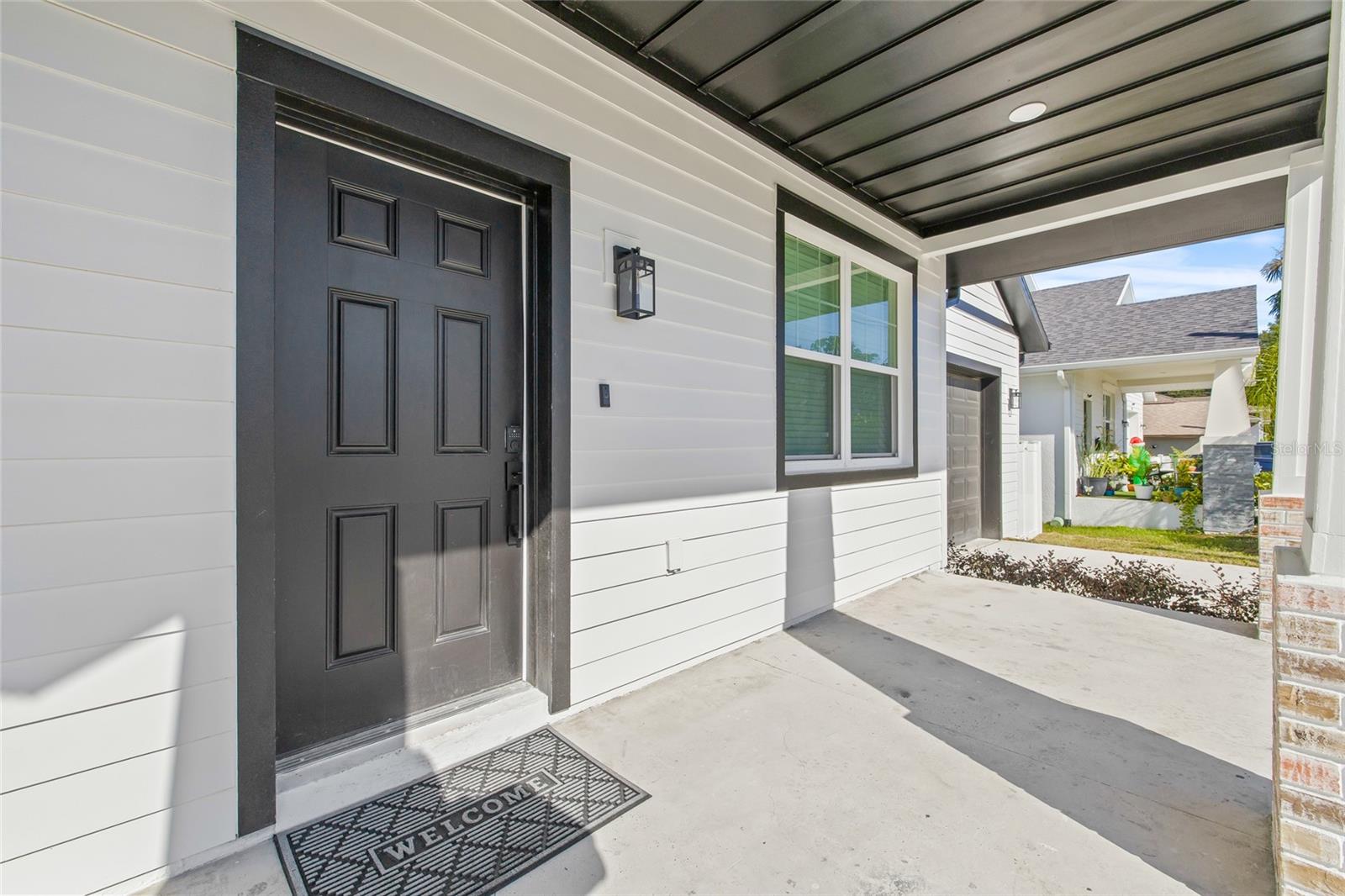 3006 E COLUMBUS DR