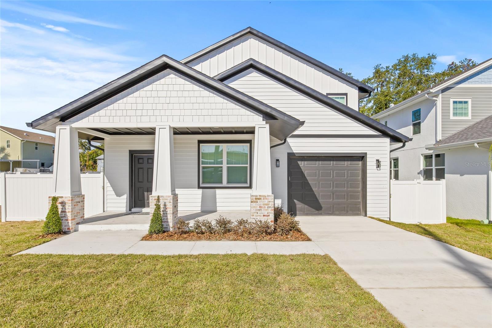 3006 E COLUMBUS DR