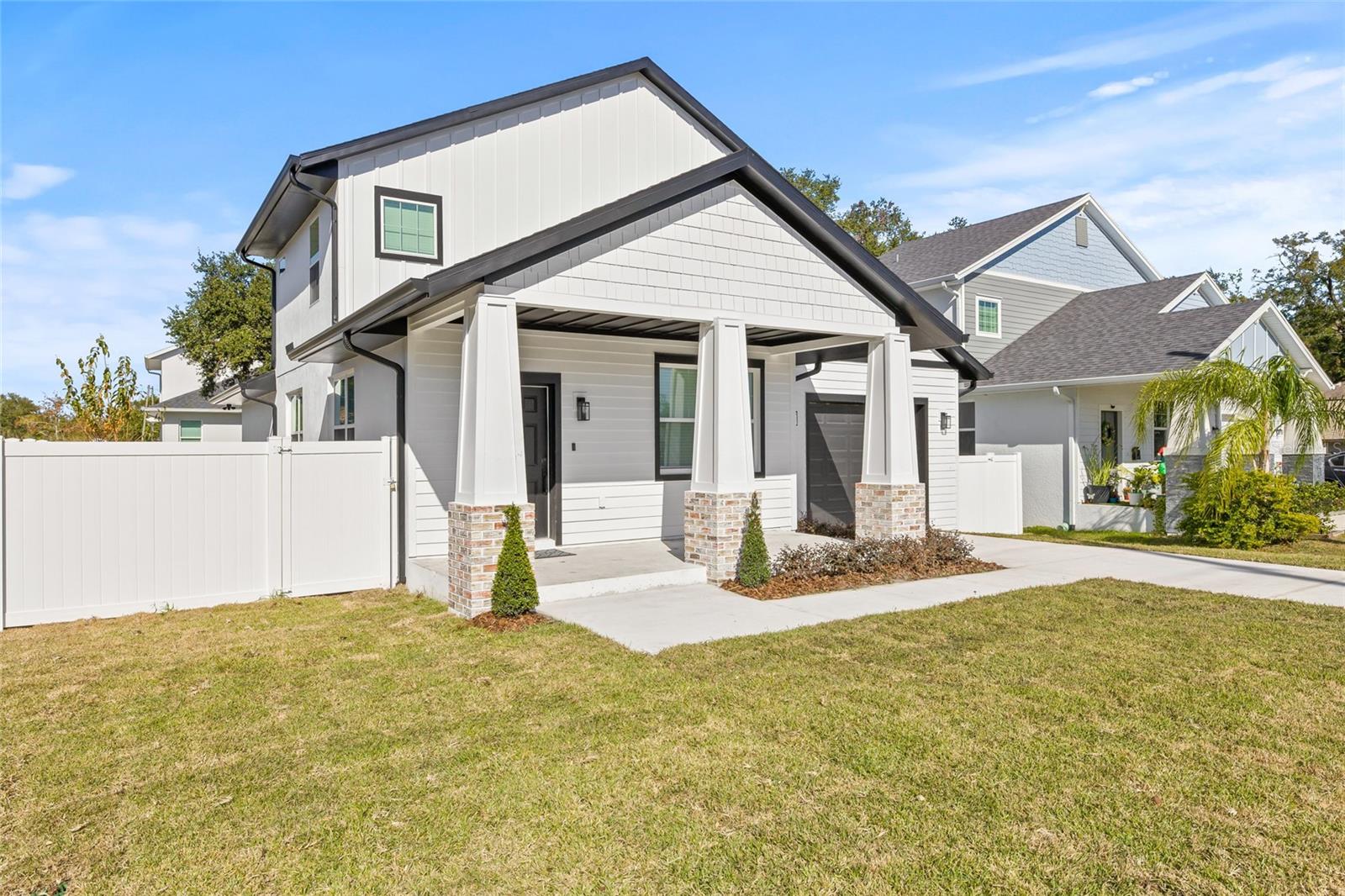 3006 E COLUMBUS DR