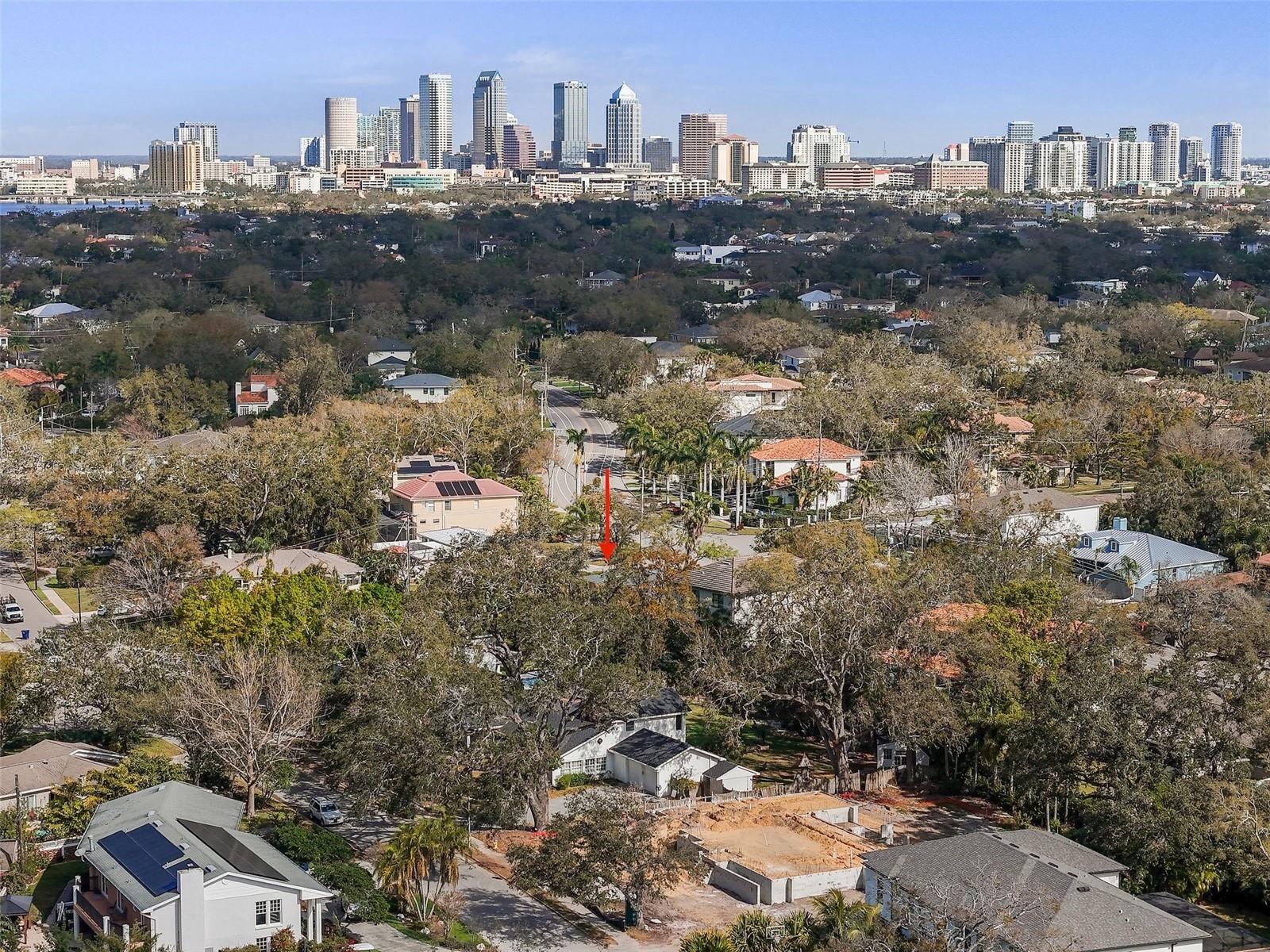 516 W DAVIS BLVD